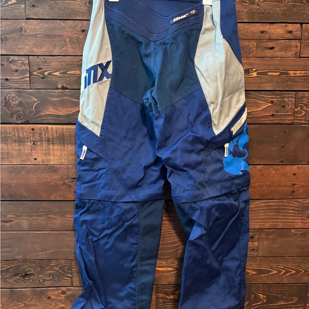 Thor Blue and Gray Racing Set - Picture 3 of 16
